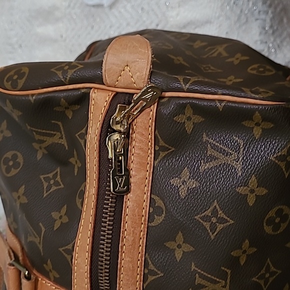 Louis Vuittion small duffle - Picture 8 of 14